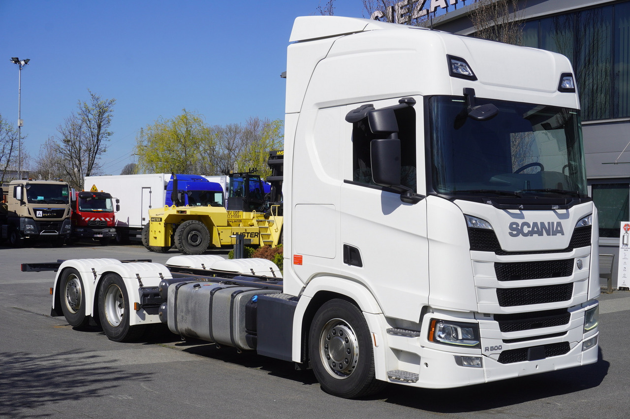 SCANIA R500 / chassis 6.15 m / 3rd axle steered - Cab chassis truck: picture 1 SCANIA R500 / chassis 6.15 m / 3rd axle steered - Cab chassis truck: picture 1