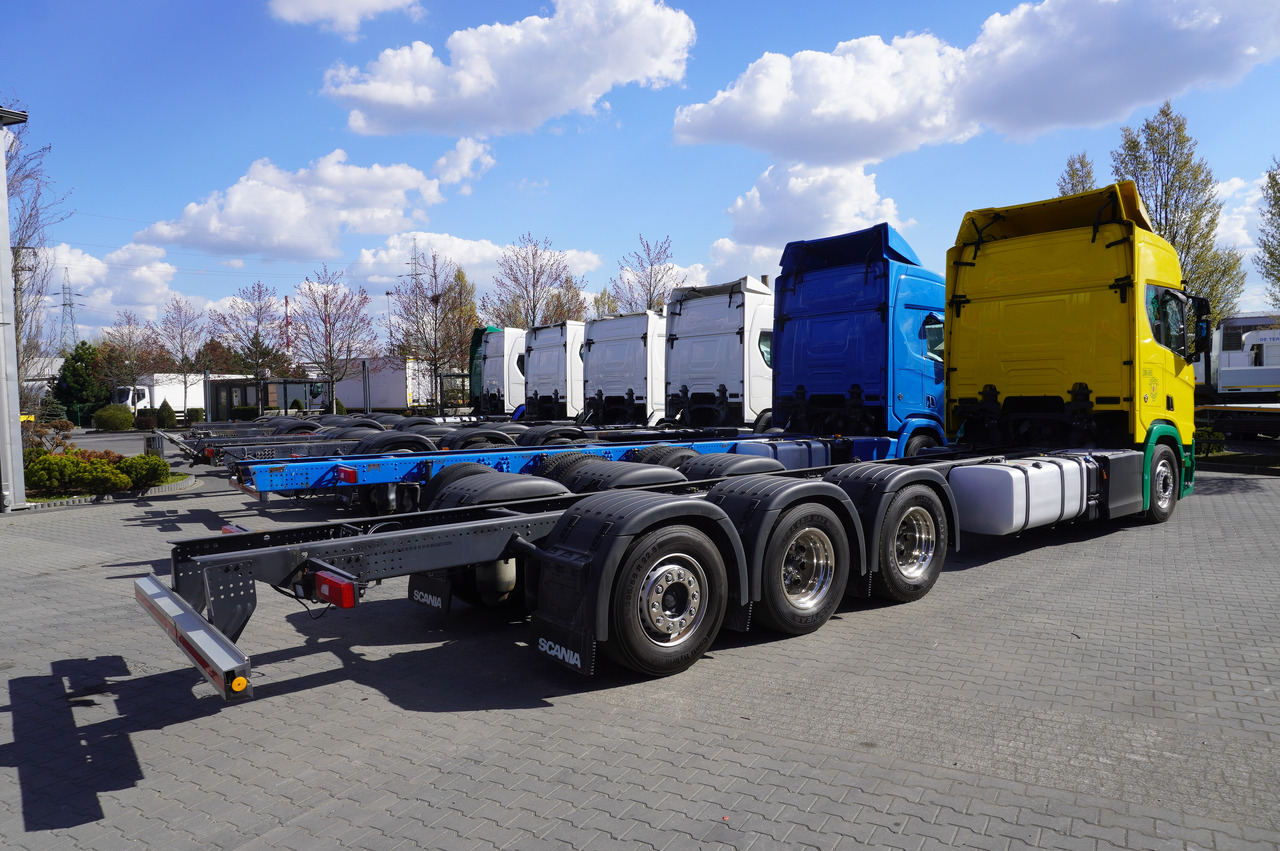 SCANIA R650 V8 / 650 HP/ frame 8.8 m / steered 4th axis / 20 units - Crane truck: picture 2 SCANIA R650 V8 / 650 HP/ frame 8.8 m / steered 4th axis / 20 units - Crane truck: picture 2