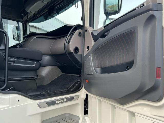 Tractor unit DAF XF 480 FT SSC Retarder Standklima 2-K Hydraulik: picture 10