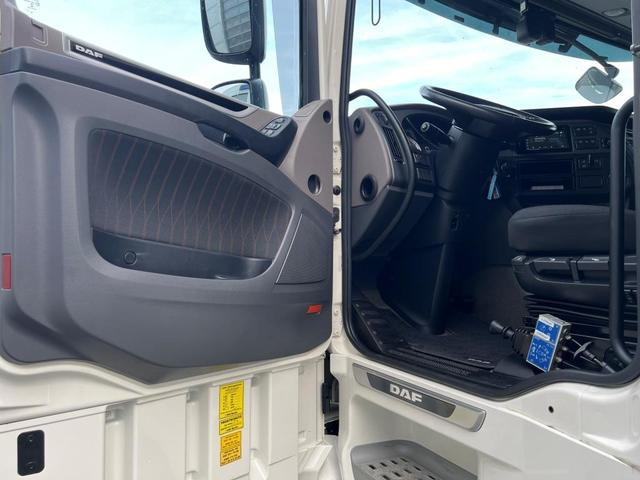 Tractor unit DAF XF 480 FT SSC Retarder Standklima 2-K Hydraulik: picture 9