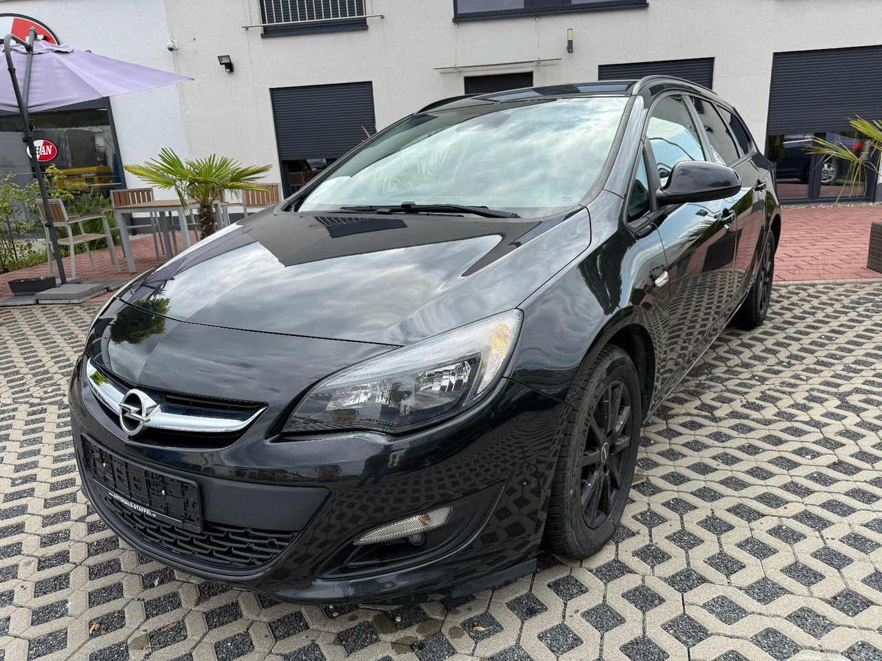 Opel Astra Sports Tourer 2.0 CDTI Sport 1 Hand - Car: picture 1 Opel Astra Sports Tourer 2.0 CDTI Sport 1 Hand - Car: picture 1