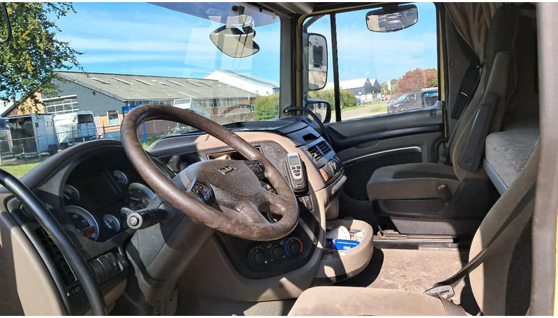 Dropside/ Flatbed truck DAF XF 105 410 Spacecab 6x2 Euro 5: picture 12