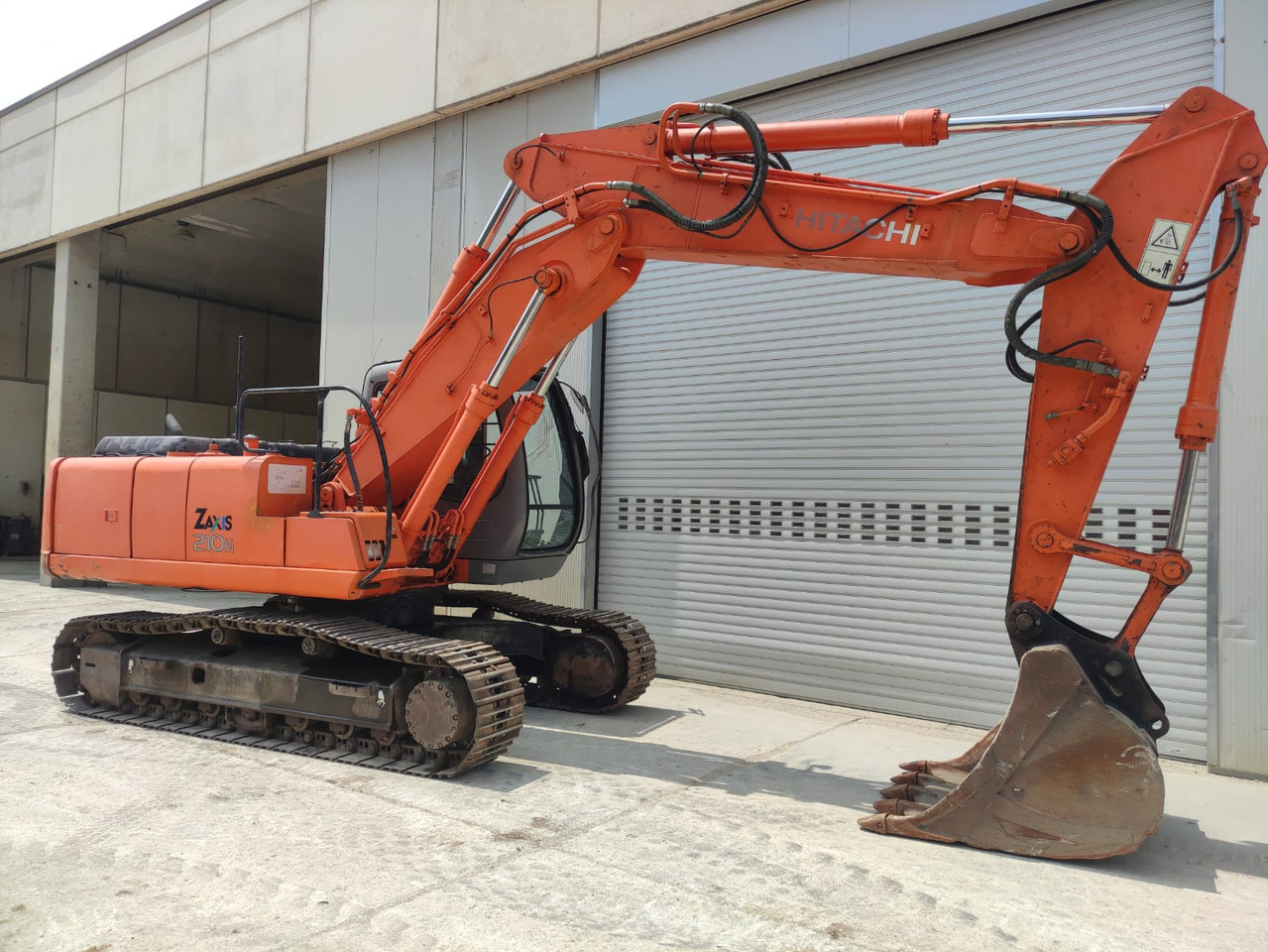 HITACHI ZX210N - Crawler excavator: picture 3 HITACHI ZX210N - Crawler excavator: picture 3