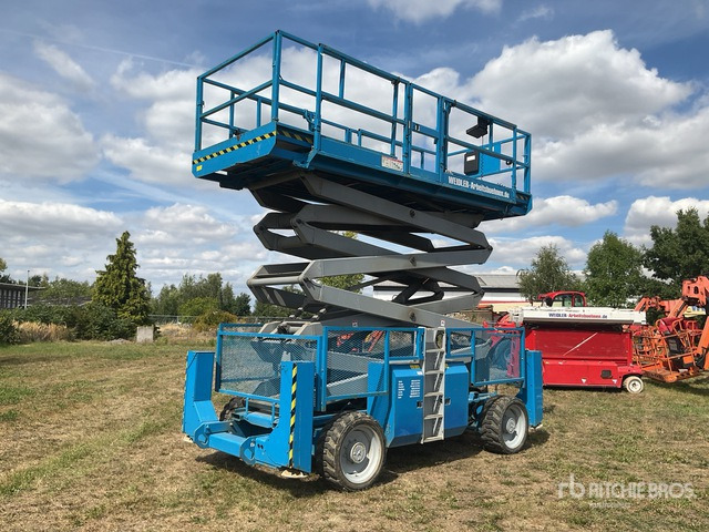 2007 Genie 4390RT 4x4 Diesel Scissor Lift - Scissor lift: picture 1 2007 Genie 4390RT 4x4 Diesel Scissor Lift - Scissor lift: picture 1