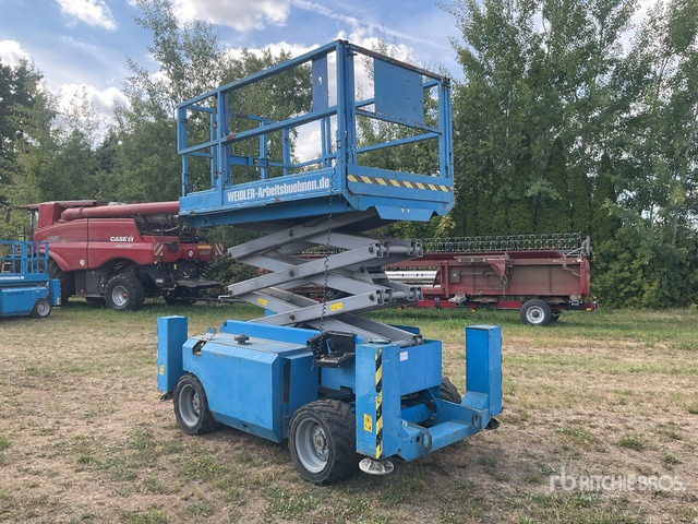 2007 Genie GS2668RT 4x4 Diesel Scissor Lift - Scissor lift: picture 3 2007 Genie GS2668RT 4x4 Diesel Scissor Lift - Scissor lift: picture 3