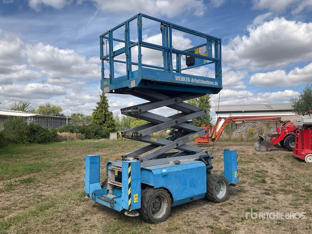 2007 Genie GS2668RT 4x4 Diesel Scissor Lift - Scissor lift: picture 1 2007 Genie GS2668RT 4x4 Diesel Scissor Lift - Scissor lift: picture 1