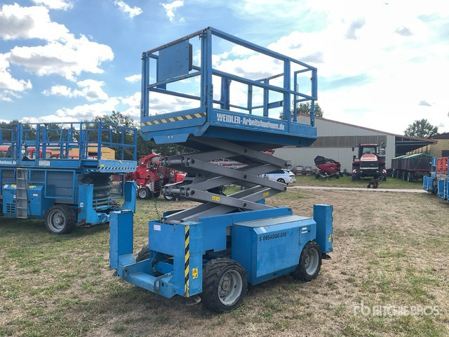 2007 Genie GS2668RT 4x4 Diesel Scissor Lift - Scissor lift: picture 4 2007 Genie GS2668RT 4x4 Diesel Scissor Lift - Scissor lift: picture 4