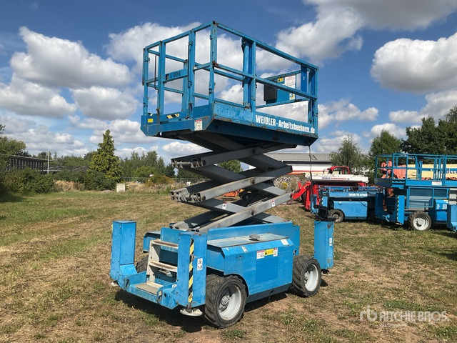 2007 Genie GS2668RT 4x4 Diesel Scissor Lift - Scissor lift: picture 1 2007 Genie GS2668RT 4x4 Diesel Scissor Lift - Scissor lift: picture 1