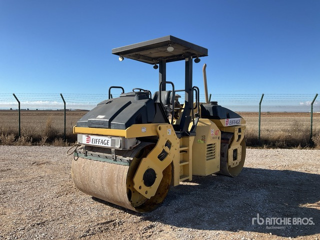 2004 Dynapac CC222 / Double Drum Roller - Road roller: picture 2 2004 Dynapac CC222 / Double Drum Roller - Road roller: picture 2