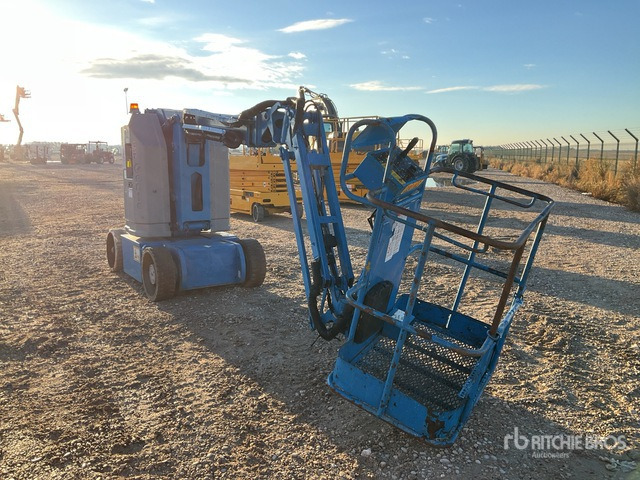 2006 Genie Z-30/20N 2WD Electric Articulating Boom Lift - Articulated boom: picture 4 2006 Genie Z-30/20N 2WD Electric Articulating Boom Lift - Articulated boom: picture 4