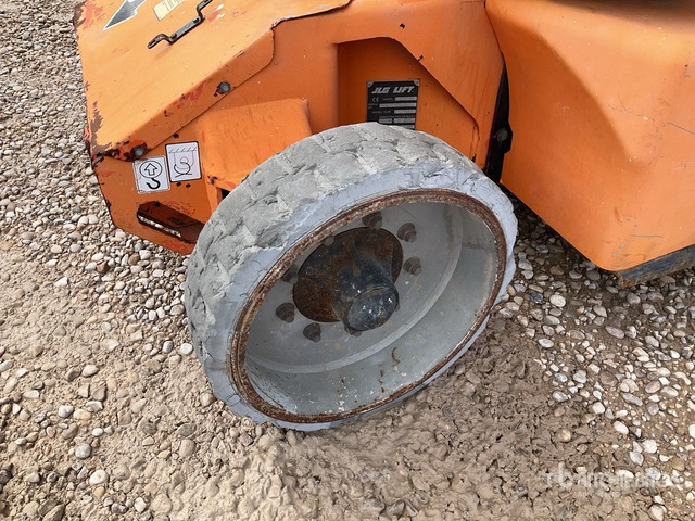 2006 JLG E400AN 2WD Electric Articulating Boom Lift - Articulated boom: picture 4 2006 JLG E400AN 2WD Electric Articulating Boom Lift - Articulated boom: picture 4