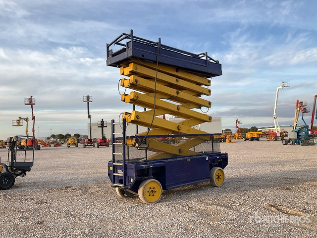 2007 JLG 180-12 Electric Scissor Lift - Scissor lift: picture 3 2007 JLG 180-12 Electric Scissor Lift - Scissor lift: picture 3