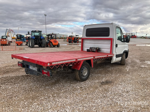 2009 Iveco 35S10 Cargo Van - Dropside/ Flatbed truck: picture 3 2009 Iveco 35S10 Cargo Van - Dropside/ Flatbed truck: picture 3