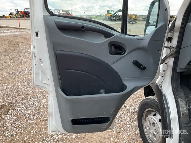 2009 Iveco 35S10 Cargo Van - Dropside/ Flatbed truck: picture 5 2009 Iveco 35S10 Cargo Van - Dropside/ Flatbed truck: picture 5