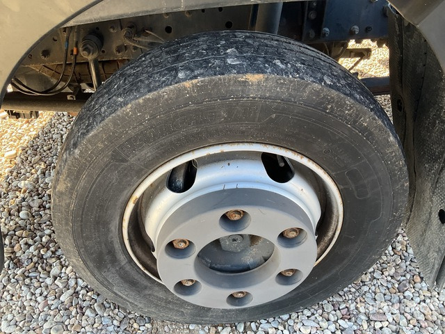 2012 Iveco Eurocargo 75E18 4x2 Cab and Chassis - Cab chassis truck: picture 5 2012 Iveco Eurocargo 75E18 4x2 Cab and Chassis - Cab chassis truck: picture 5