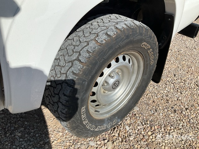 2015 Toyota Hilux 4x4 Crew Cab Pickup - Pickup truck: picture 5 2015 Toyota Hilux 4x4 Crew Cab Pickup - Pickup truck: picture 5
