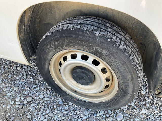 2019 Peugeot Partner Cargo Van - Commercial vehicle: picture 4 2019 Peugeot Partner Cargo Van - Commercial vehicle: picture 4