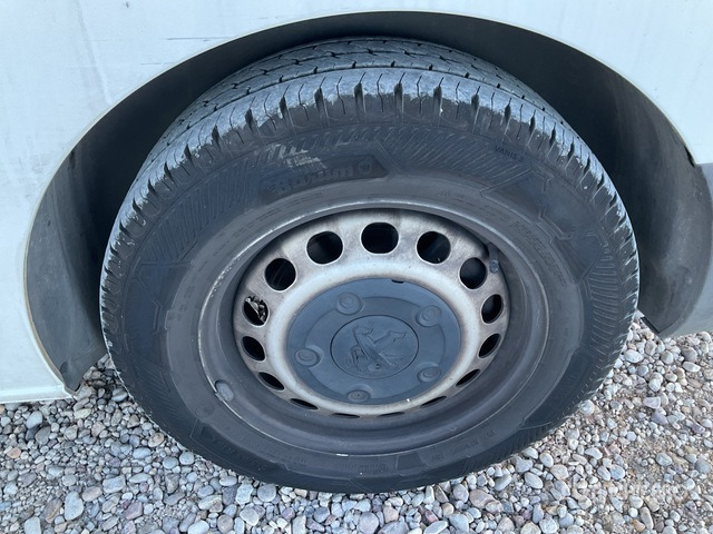 2021 Peugeot Expert Cargo Van - Commercial vehicle: picture 4 2021 Peugeot Expert Cargo Van - Commercial vehicle: picture 4