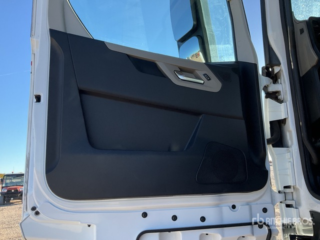 2020 Ford F-MAX 500 4x2 S/A Sleeper Truck Tractor - Tractor unit: picture 4 2020 Ford F-MAX 500 4x2 S/A Sleeper Truck Tractor - Tractor unit: picture 4