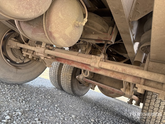 1990 Iveco 190-36 6x2 Roll-Off Truck - Hook lift truck: picture 5 1990 Iveco 190-36 6x2 Roll-Off Truck - Hook lift truck: picture 5