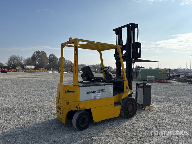 1997 OM E40N 4000 kg Electric Forklift - Electric forklift: picture 3 1997 OM E40N 4000 kg Electric Forklift - Electric forklift: picture 3