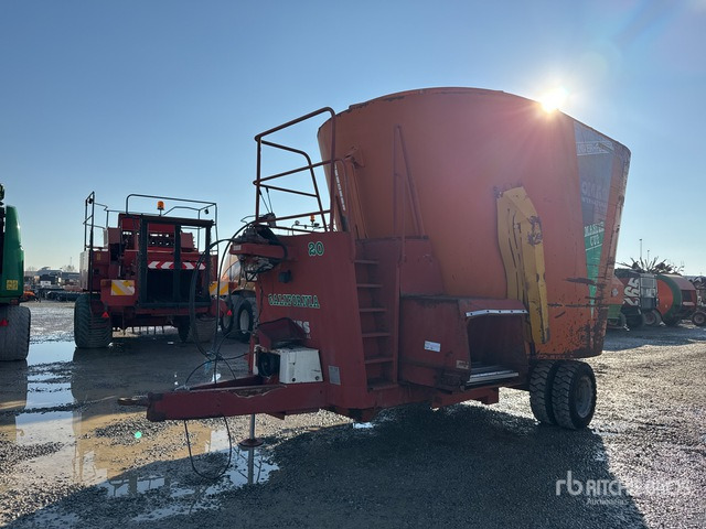 2004 Omas California 20 Feed Wagon - Forage mixer wagon: picture 1 2004 Omas California 20 Feed Wagon - Forage mixer wagon: picture 1