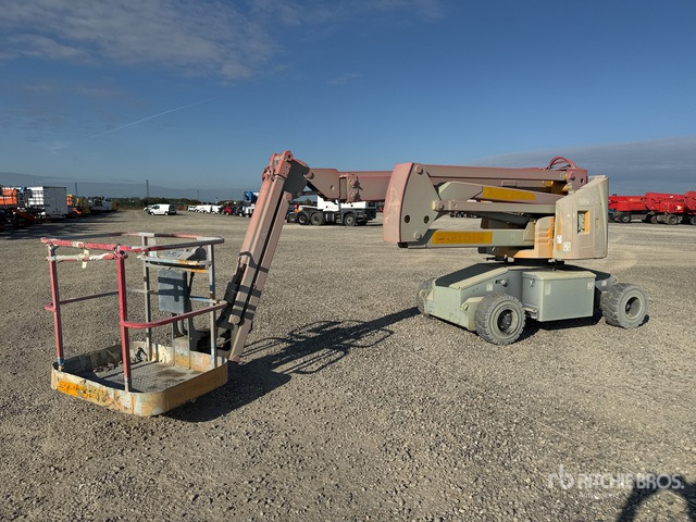 2008 Haulotte HA15IP (Inoperable) Articulating Boom Lift - Articulated boom: picture 3 2008 Haulotte HA15IP (Inoperable) Articulating Boom Lift - Articulated boom: picture 3