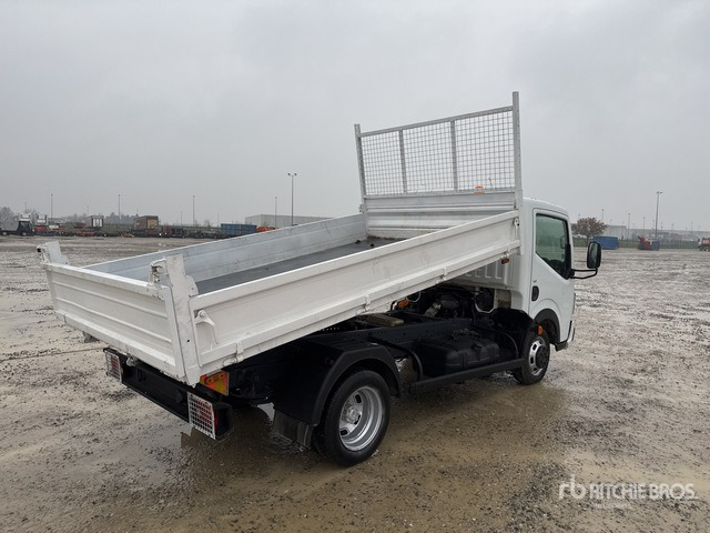 2009 Renault Maxity 4x2 Dump Truck: Light Duty - Tipper: picture 3 2009 Renault Maxity 4x2 Dump Truck: Light Duty - Tipper: picture 3