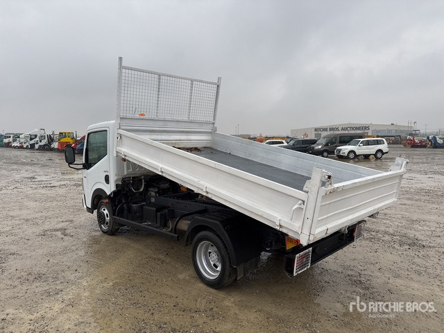 2009 Renault Maxity 4x2 Dump Truck: Light Duty - Tipper: picture 2 2009 Renault Maxity 4x2 Dump Truck: Light Duty - Tipper: picture 2