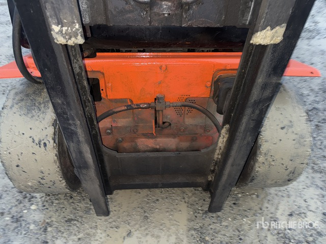 2010 Linde H30 3000 kg Forklift - Forklift: picture 5 2010 Linde H30 3000 kg Forklift - Forklift: picture 5