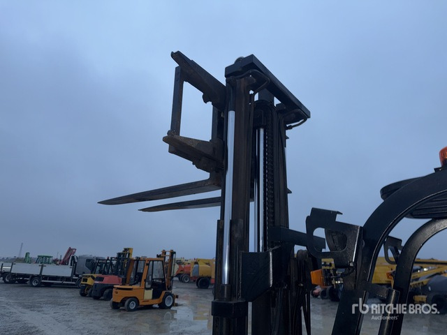 2010 Linde H30 3000 kg Forklift - Forklift: picture 4 2010 Linde H30 3000 kg Forklift - Forklift: picture 4