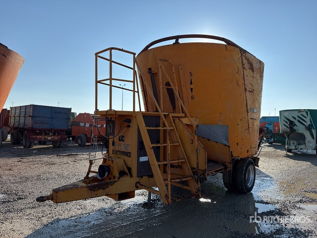 2010 Omas California Car 30/2 Self-Propelled Feed Wagon - Forage mixer wagon: picture 1 2010 Omas California Car 30/2 Self-Propelled Feed Wagon - Forage mixer wagon: picture 1