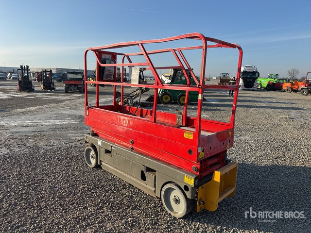 2012 Haulotte Compact 8 (Inoperable) Scissor Lift - Scissor lift: picture 2 2012 Haulotte Compact 8 (Inoperable) Scissor Lift - Scissor lift: picture 2