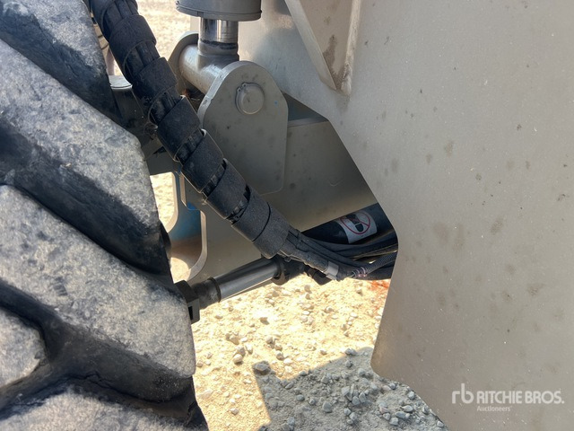 2013 Genie Z-80 Articulating Boom Lift - Articulated boom: picture 5 2013 Genie Z-80 Articulating Boom Lift - Articulated boom: picture 5