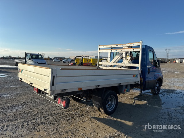 2016 Iveco 35C11 2016 Bonfiglioli P2300 L/2SI on ... Flatbed Truck with Crane - Open body delivery van: picture 4 2016 Iveco 35C11 2016 Bonfiglioli P2300 L/2SI on ... Flatbed Truck with Crane - Open body delivery van: picture 4