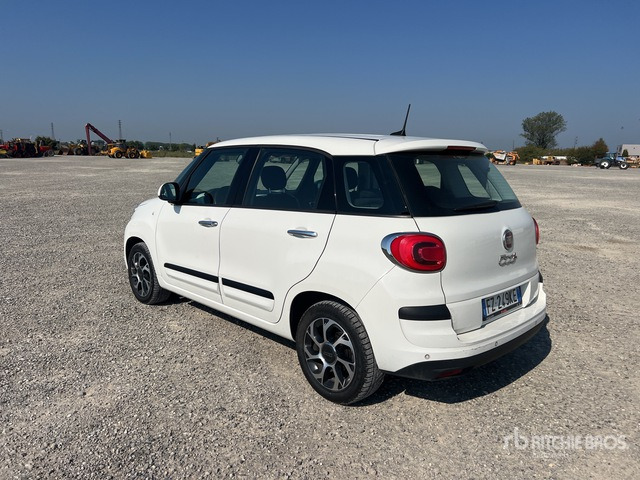 2019 Fiat 500L Automobile - Car: picture 3 2019 Fiat 500L Automobile - Car: picture 3