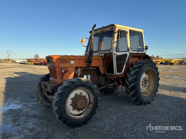 Fiat 1300 DT 4WD Tractor - Farm tractor: picture 1 Fiat 1300 DT 4WD Tractor - Farm tractor: picture 1