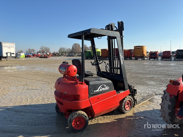 Linde H15 Forklift - Forklift: picture 3 Linde H15 Forklift - Forklift: picture 3