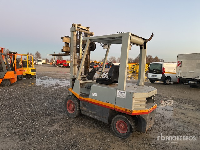 OM DI25C Forklift - Forklift: picture 2 OM DI25C Forklift - Forklift: picture 2