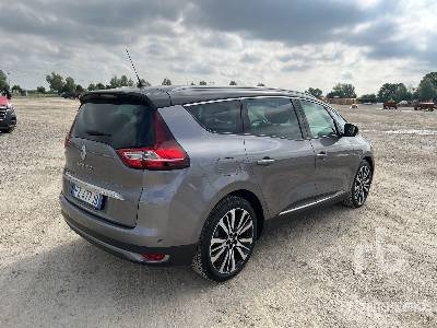 RENAULT GRAND SCENIC 7 Seats 1.7 BLUE INITIALE PARIS - Car: picture 4 RENAULT GRAND SCENIC 7 Seats 1.7 BLUE INITIALE PARIS - Car: picture 4