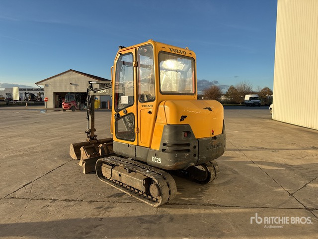 2001 Volvo 281 Mini-Pelle Mini Excavator: <6.6t - Mini excavator: picture 2 2001 Volvo 281 Mini-Pelle Mini Excavator: <6.6t - Mini excavator: picture 2
