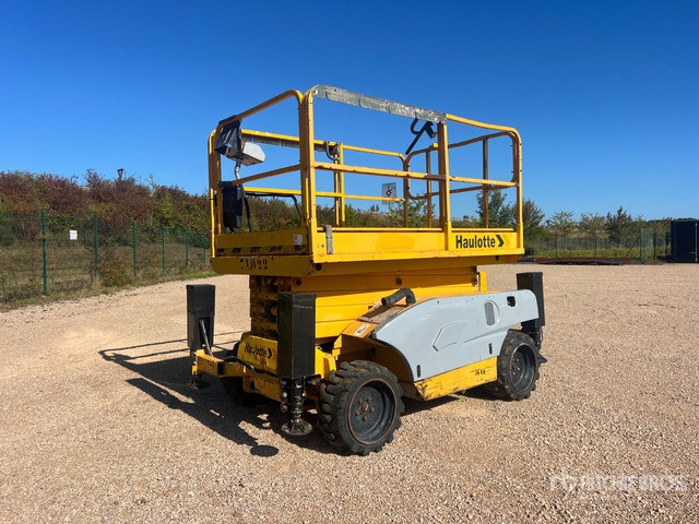 2007 Haulotte Compact 12DX 4x4 Nacelle Ciseaux Scissor Lift - Scissor lift: picture 1 2007 Haulotte Compact 12DX 4x4 Nacelle Ciseaux Scissor Lift - Scissor lift: picture 1