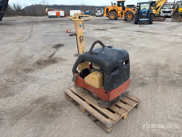 2009 Dynapac LG400 Vibratory Plate Compactor - Vibratory plate: picture 2 2009 Dynapac LG400 Vibratory Plate Compactor - Vibratory plate: picture 2