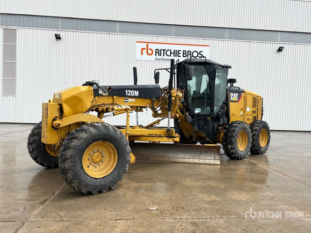 2013 Cat 120M VHP Plus Motor Grader - Flail mower/ Mulcher: picture 2 2013 Cat 120M VHP Plus Motor Grader - Flail mower/ Mulcher: picture 2