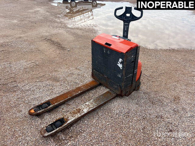 2017 Toyota LWE160 1600 kg Electric (Inoperable) Pallet Jack - Pallet truck: picture 2 2017 Toyota LWE160 1600 kg Electric (Inoperable) Pallet Jack - Pallet truck: picture 2