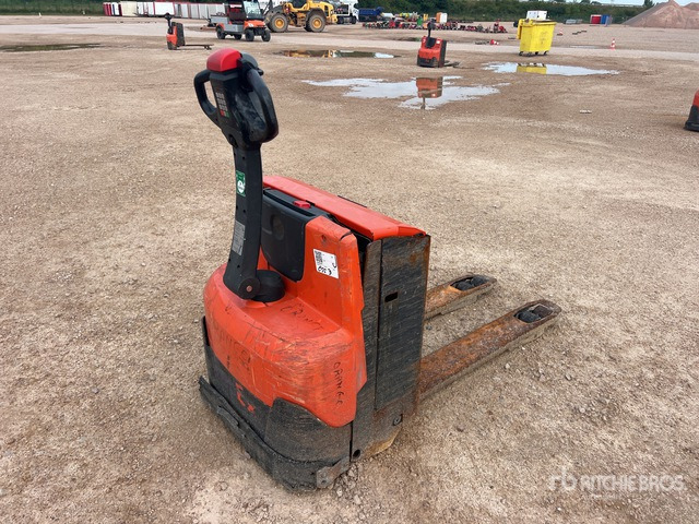 2017 Toyota LWE160 1600 kg Electric (Inoperable) Pallet Jack - Pallet truck: picture 3 2017 Toyota LWE160 1600 kg Electric (Inoperable) Pallet Jack - Pallet truck: picture 3