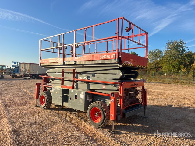 2018 Skyjack SJ9250 RT 4x4 Nacelle Ciseaux Scissor Lift - Scissor lift: picture 4 2018 Skyjack SJ9250 RT 4x4 Nacelle Ciseaux Scissor Lift - Scissor lift: picture 4