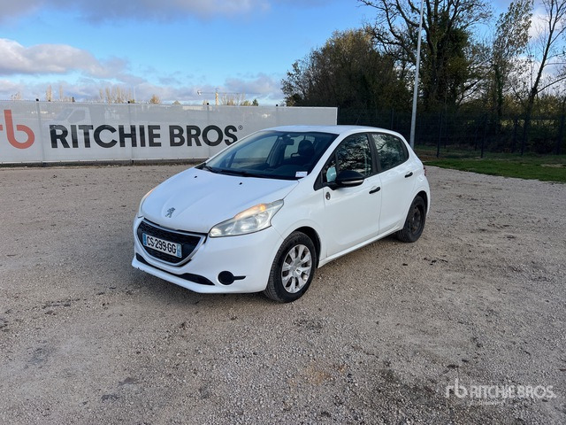 2013 Peugeot 208 Vehicule Utilitaire Cargo Van - Commercial vehicle: picture 1 2013 Peugeot 208 Vehicule Utilitaire Cargo Van - Commercial vehicle: picture 1
