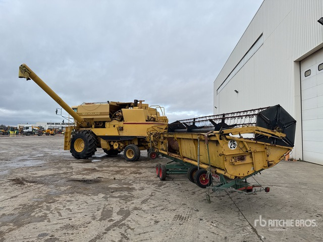 New Holland TF46 Combine Harvester - Combine harvester: picture 2 New Holland TF46 Combine Harvester - Combine harvester: picture 2