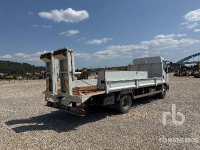 RENAULT MIDLUM 210 4x2 Camion Plateau - Dropside/ Flatbed truck: picture 3 RENAULT MIDLUM 210 4x2 Camion Plateau - Dropside/ Flatbed truck: picture 3